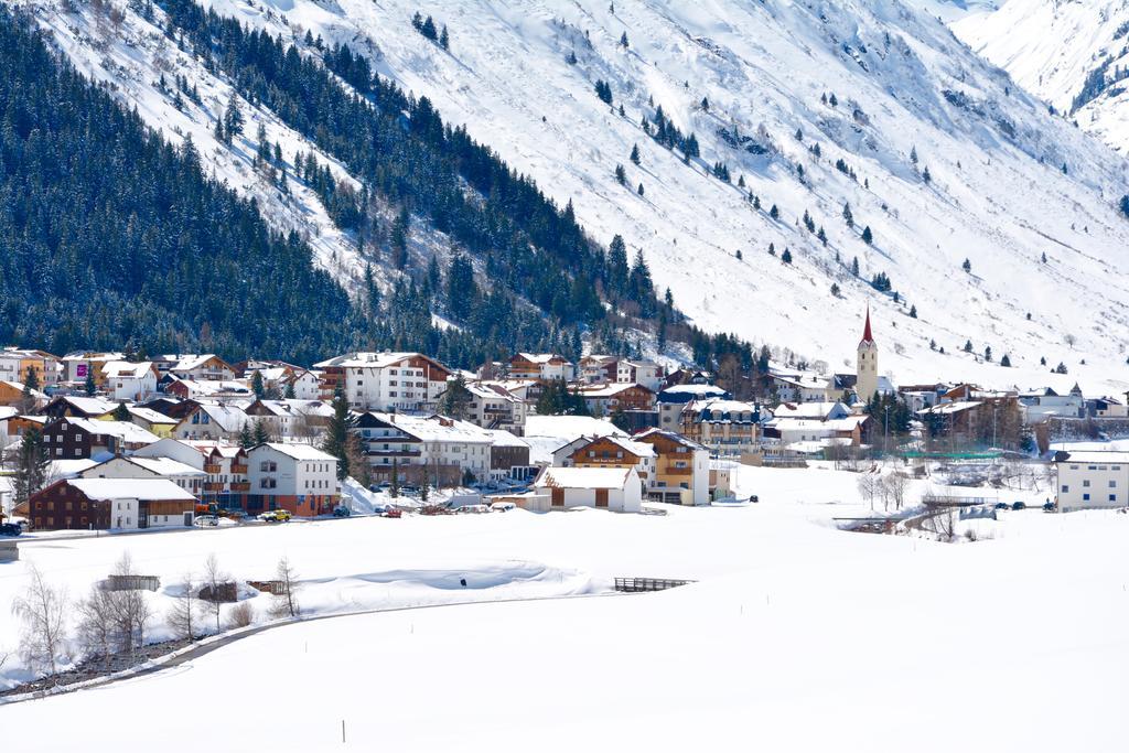 Clubdorf Hotel Alpenrose Galtür エクステリア 写真