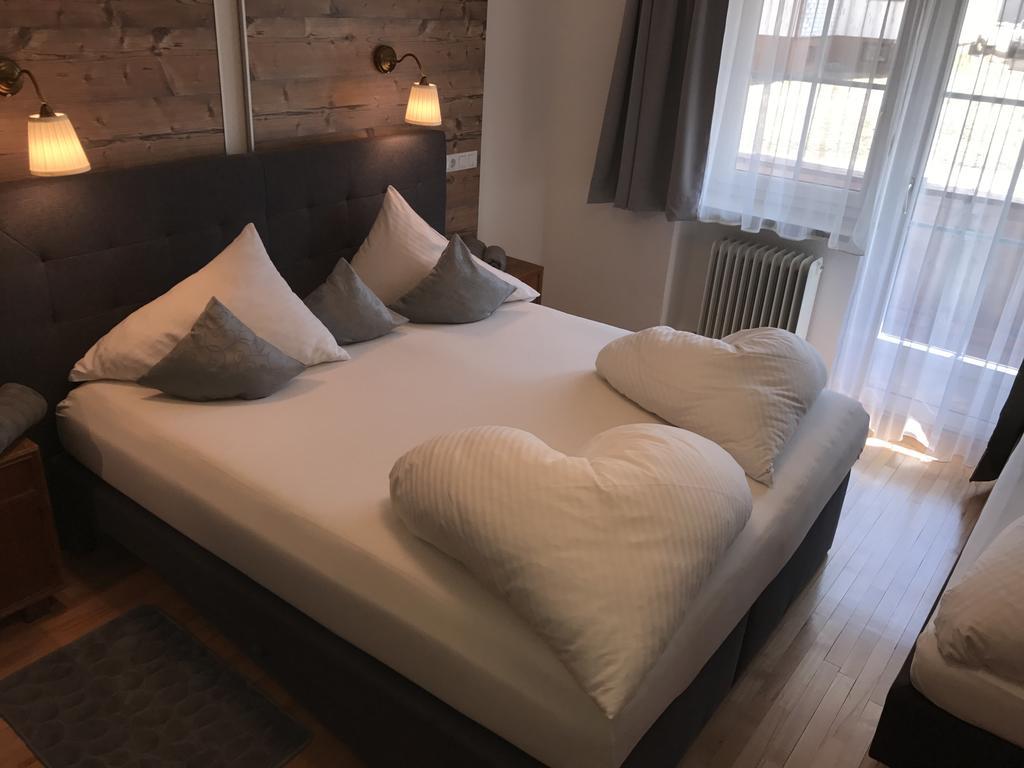 Clubdorf Hotel Alpenrose Galtür エクステリア 写真