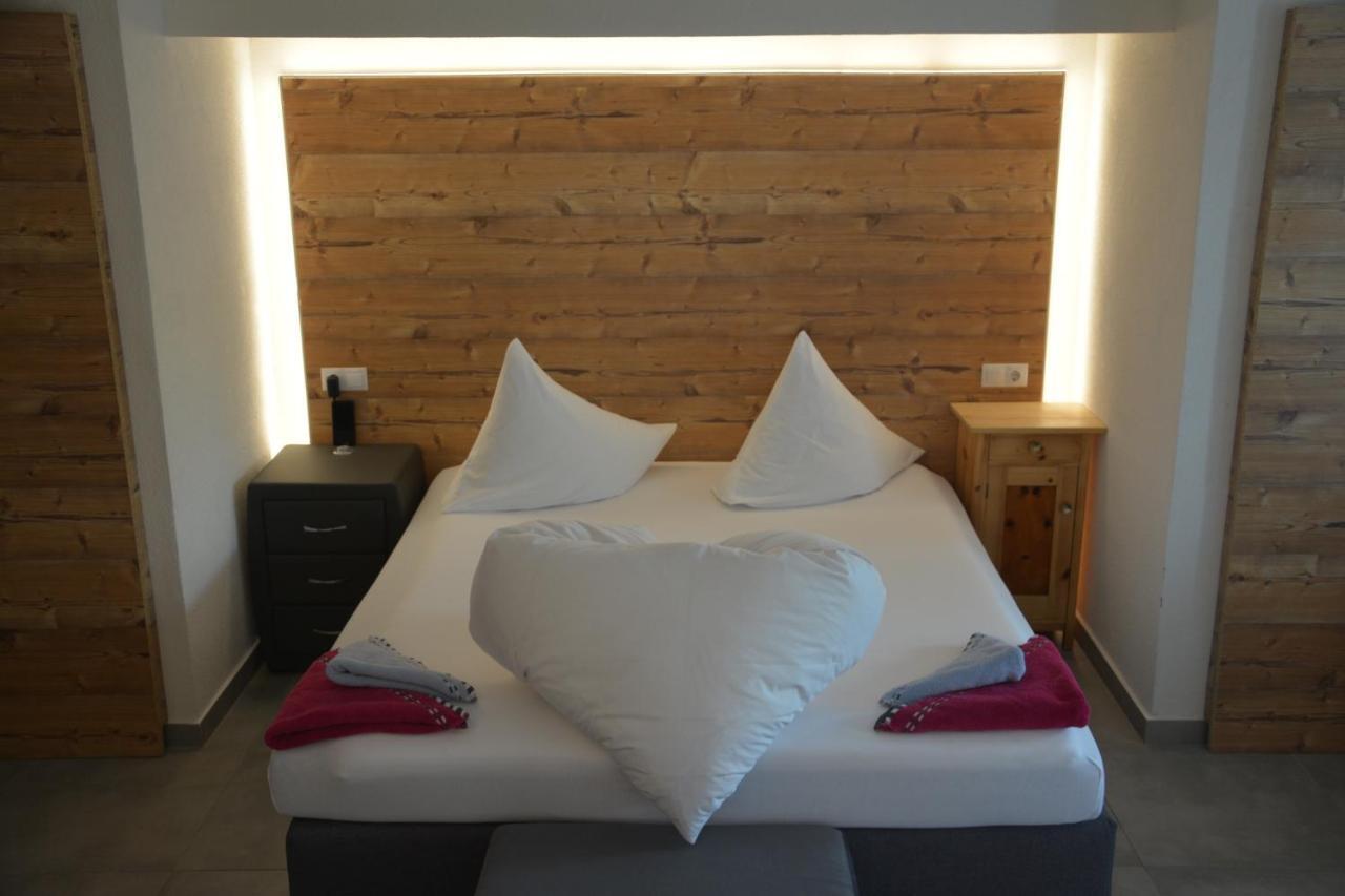 Clubdorf Hotel Alpenrose Galtür エクステリア 写真