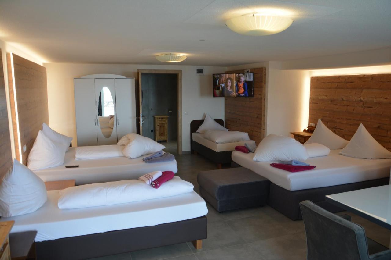 Clubdorf Hotel Alpenrose Galtür エクステリア 写真