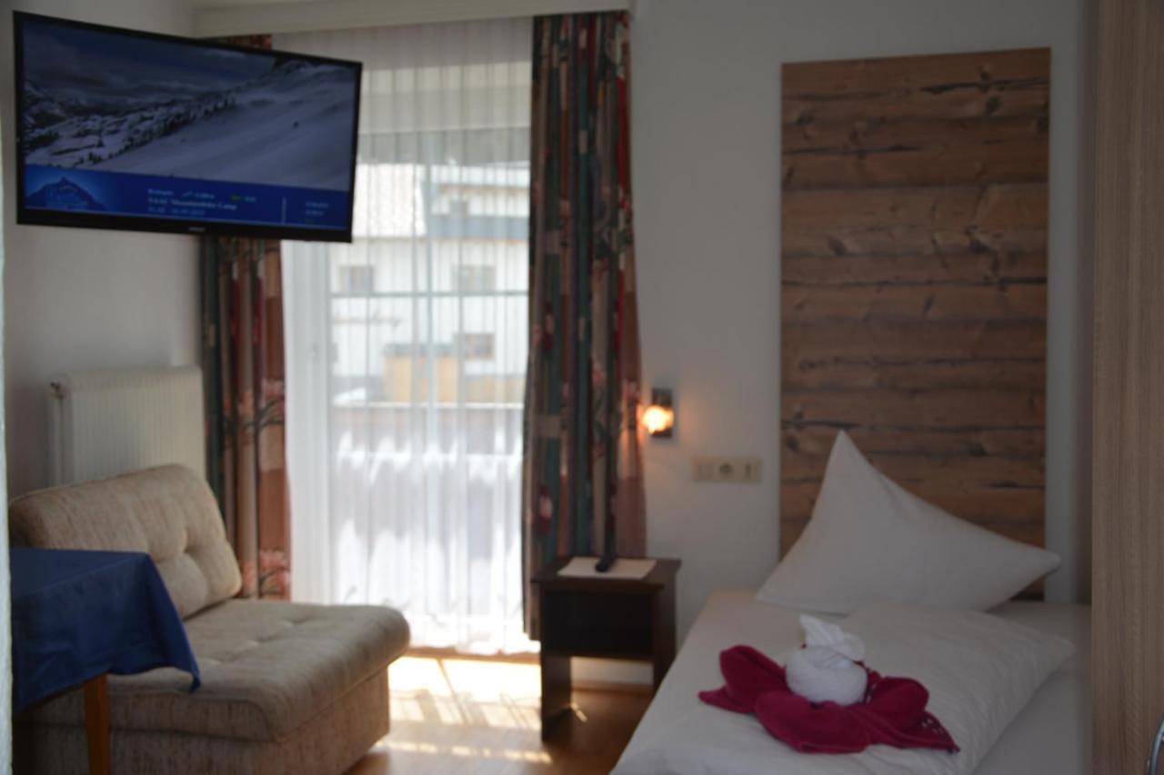 Clubdorf Hotel Alpenrose Galtür エクステリア 写真